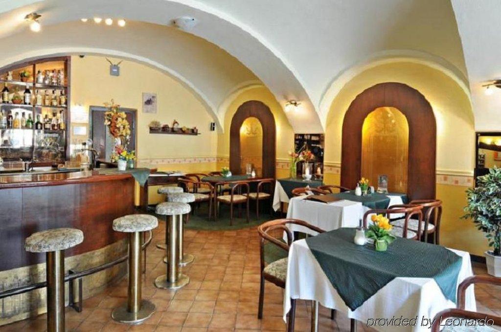 Hotel Barbakan Levoča Restoran fotoğraf
